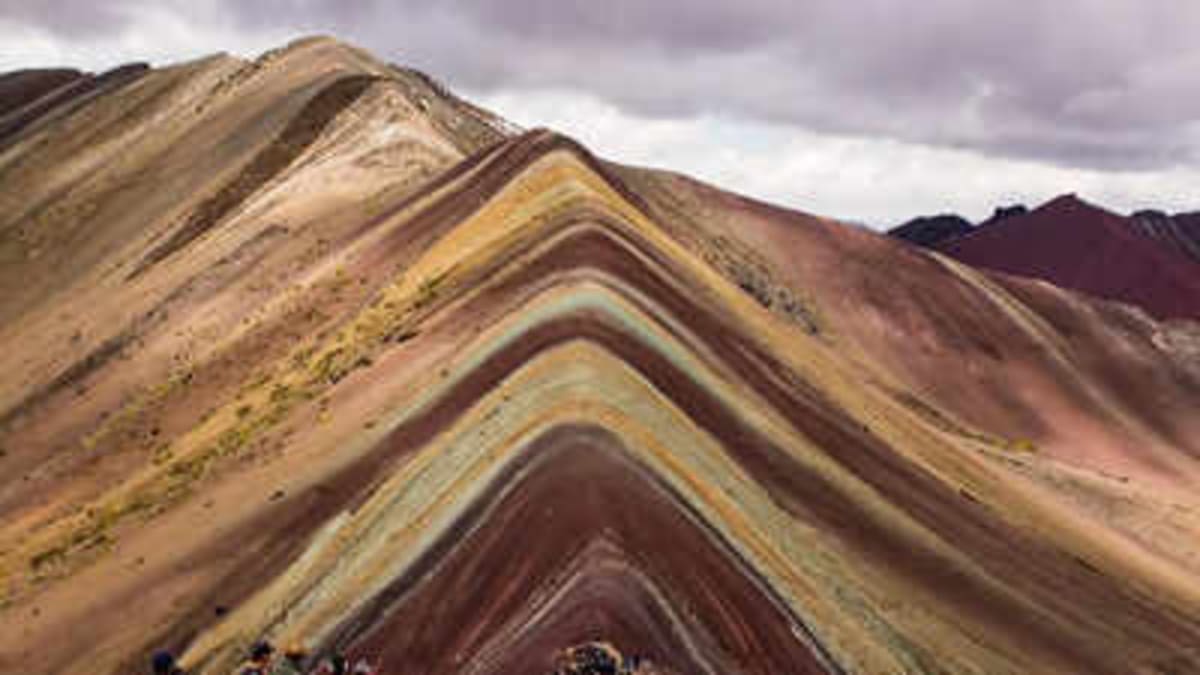 Peru's Rainbow Mountain Emerges as Glaciers Melt Away - Image 2