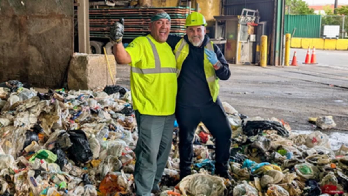Husband Digs Through 10 Tons of Trash for 100-Year-Old Ring - Image 2
