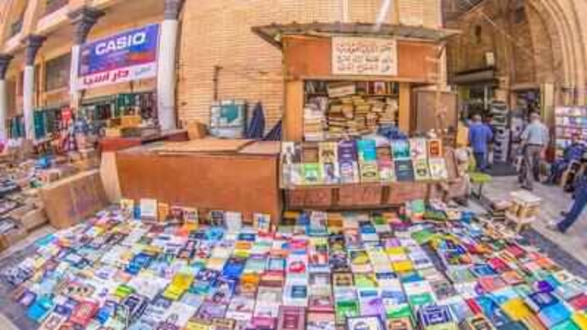 Baghdad Book Street Trusts Readers Not to Steal - Image 2