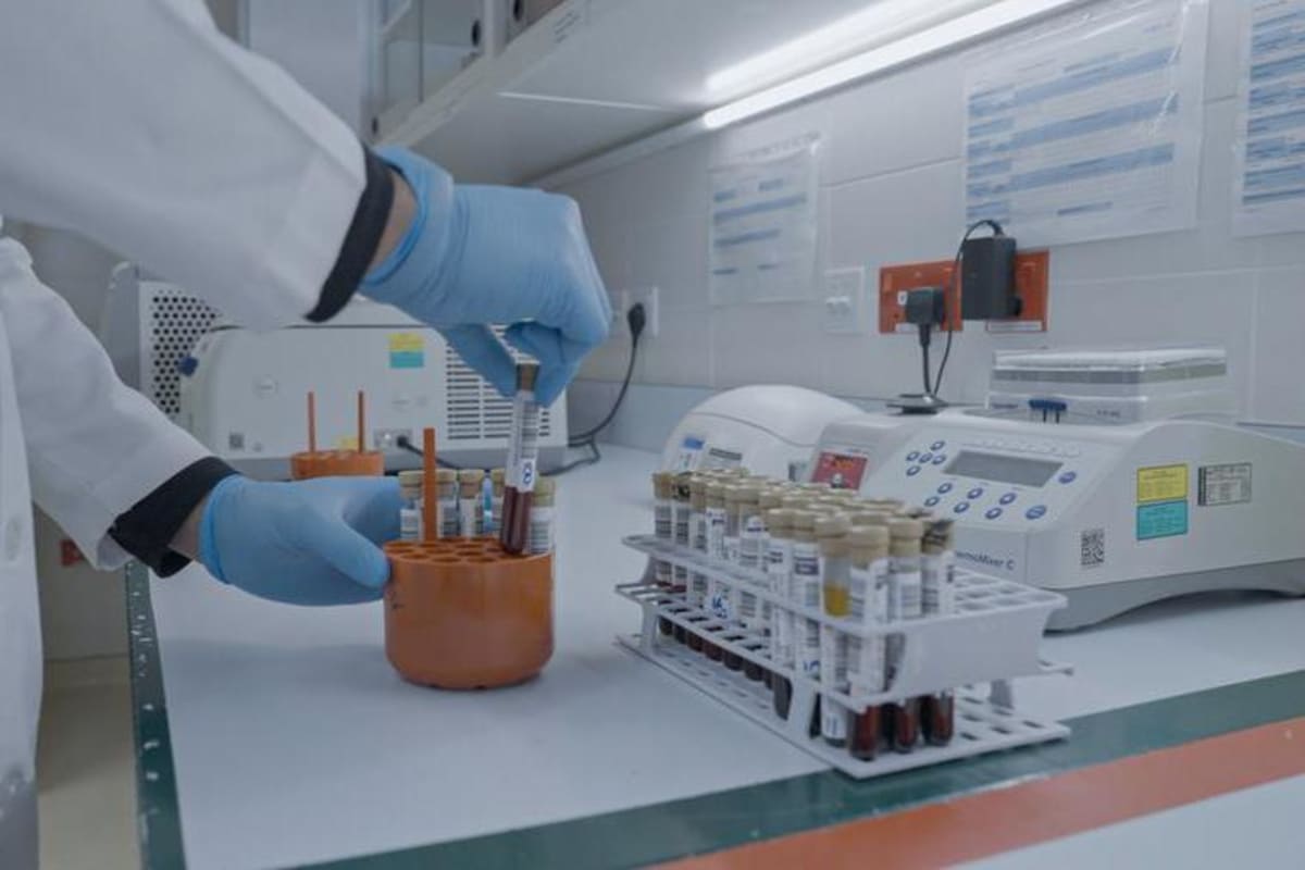 Modern AI-powered laboratory facility with advanced diagnostic equipment in Abu Dhabi UAE