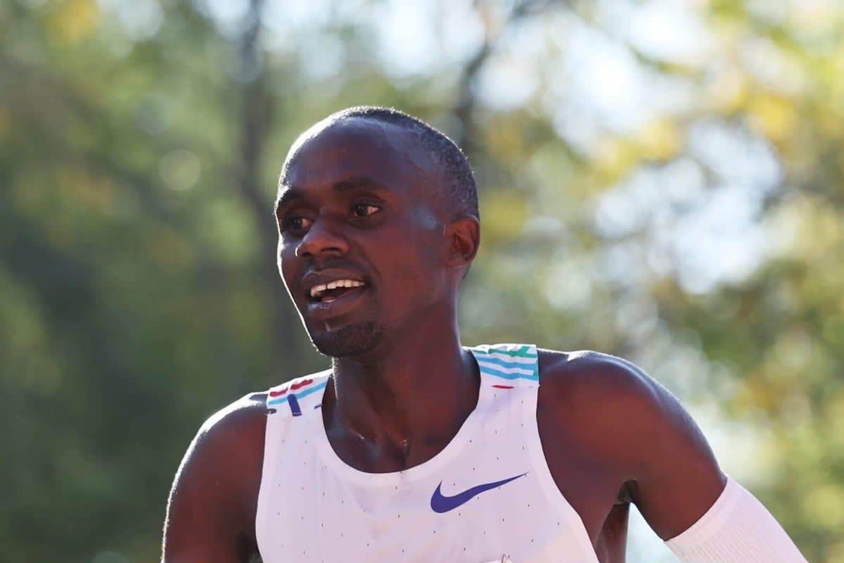 Runner Breaks Half Marathon World Record in 57:20 - Image 2