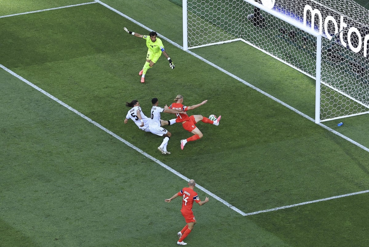 Haaland Scores Twice in First Ever World Cup Match for Norway - Image 3