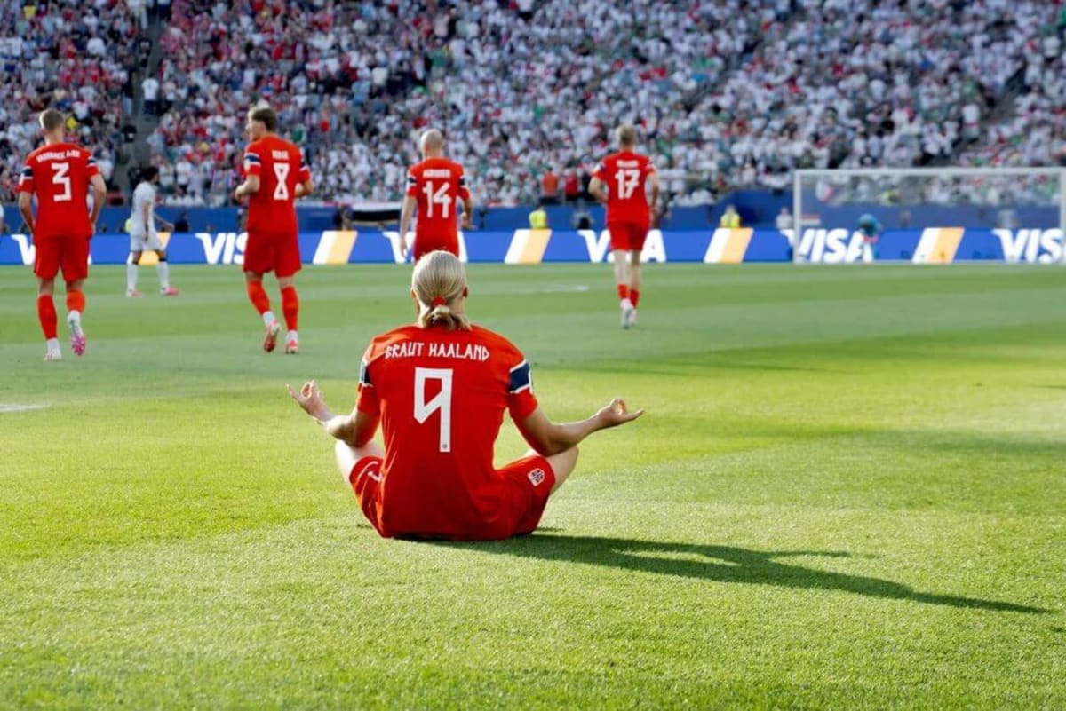 Haaland Scores Twice in First Ever World Cup Match for Norway - Image 2