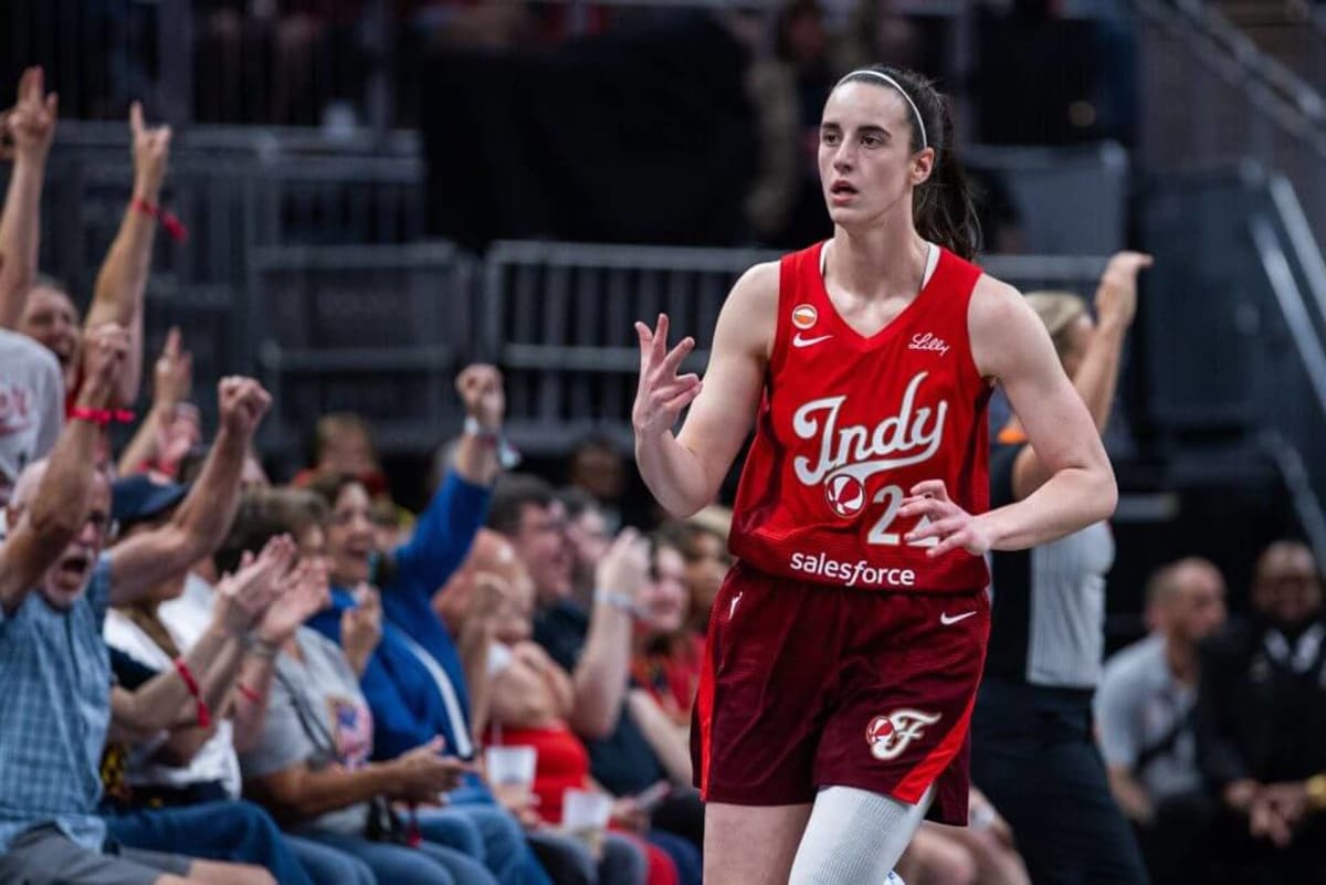 Caitlin Clark Scores 45, First to Hit 40-10 in WNBA - Image 2