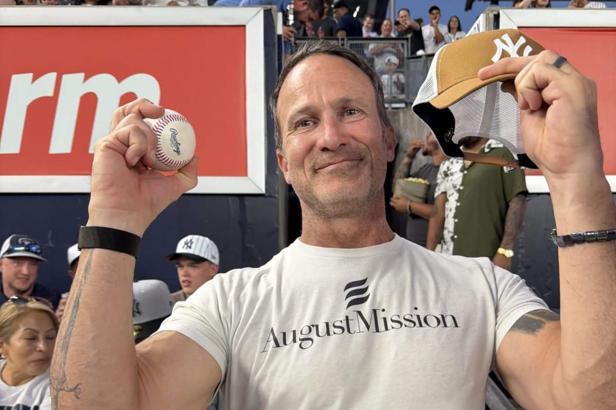 Fan Catches MLB Debut Home Run in Hat He Bought 10 Minutes Earlier - Image 3