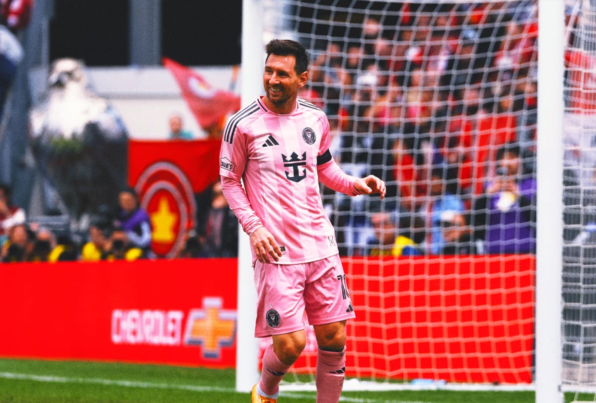 Lionel Messi in Inter Miami pink jersey celebrating goal during match against Toronto FC