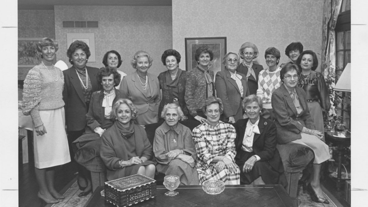 Her Cancer Cards Grew to 90,000 Through 400 Volunteers - Image 3