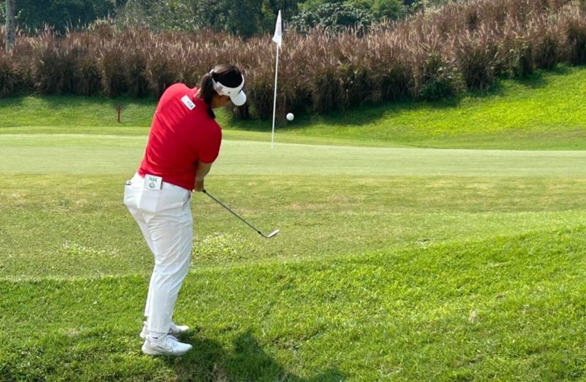 Teen Golfer Wins Hearts With Love for Indonesian Food - Image 5