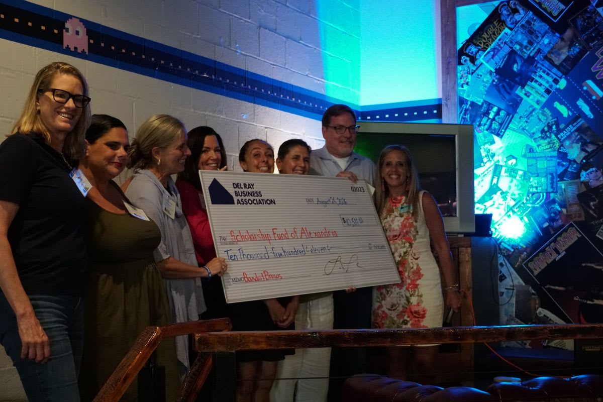 Del Ray Bar Crawl Raises $10,511 for Alexandria Students