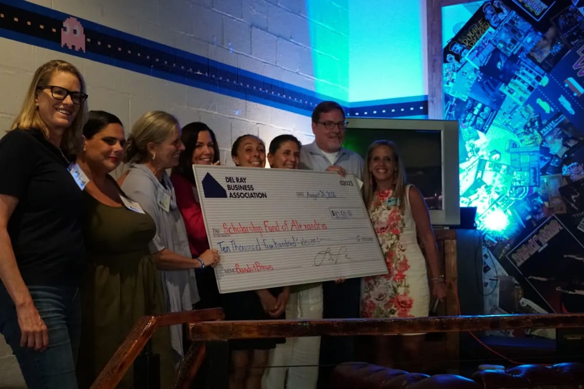 Del Ray Bar Crawl Raises $10,511 for Alexandria Students - Image 2