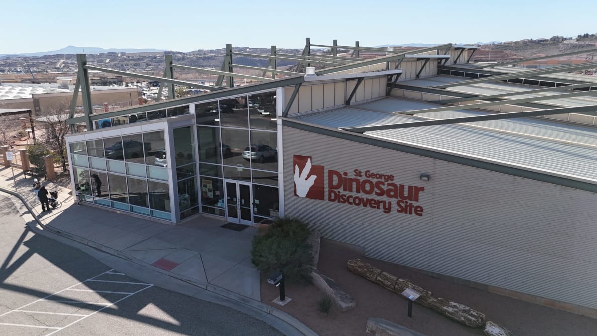 Utah Dinosaur Museum Names New Leader, Unveils Bone Beds - Image 4