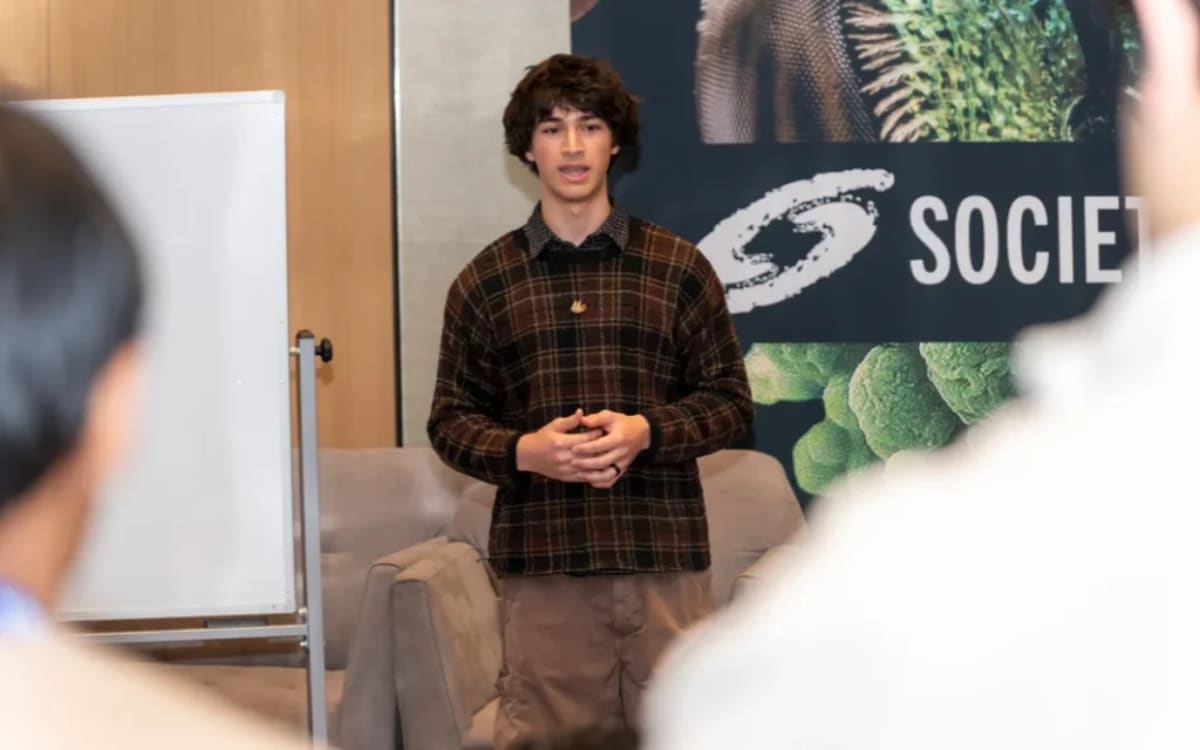 Teen Discovers 1.5M Space Objects With His Own AI - Image 3