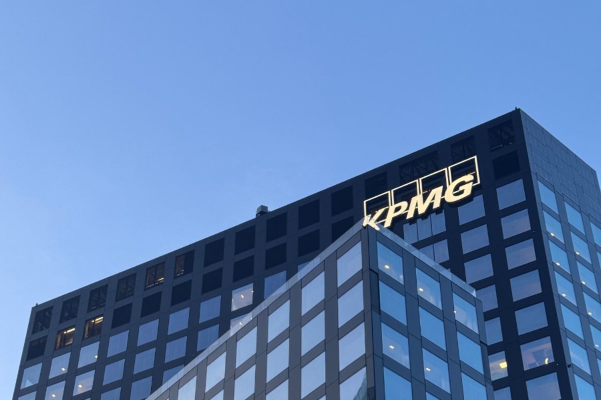 Analytics Firm Cuts Emissions 24% in Just One Year - Image 2