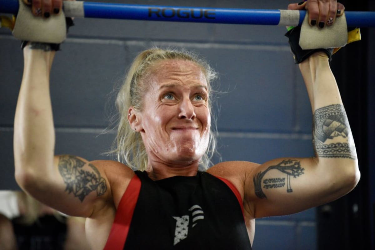 Woman Does 1,600 Pull-Ups to Help Malawi Sex Workers - Image 3