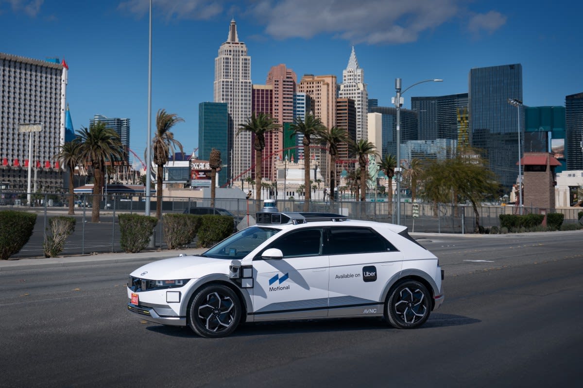 Self-Driving Hyundais Launch on Uber in Vegas After Comeback