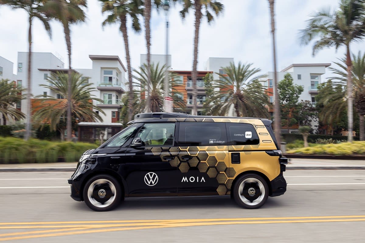 VW's Self-Driving Minibuses Begin LA Tests for Uber Service