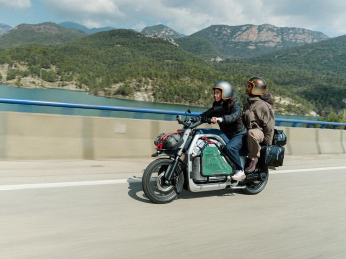 Belgian Startup's Electric Motorcycle Hauls Like a Car - Image 2