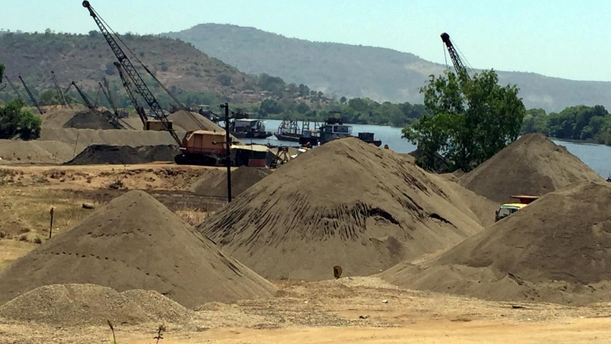 India Cracks Down on Illegal Sand Mining Along Chambal River