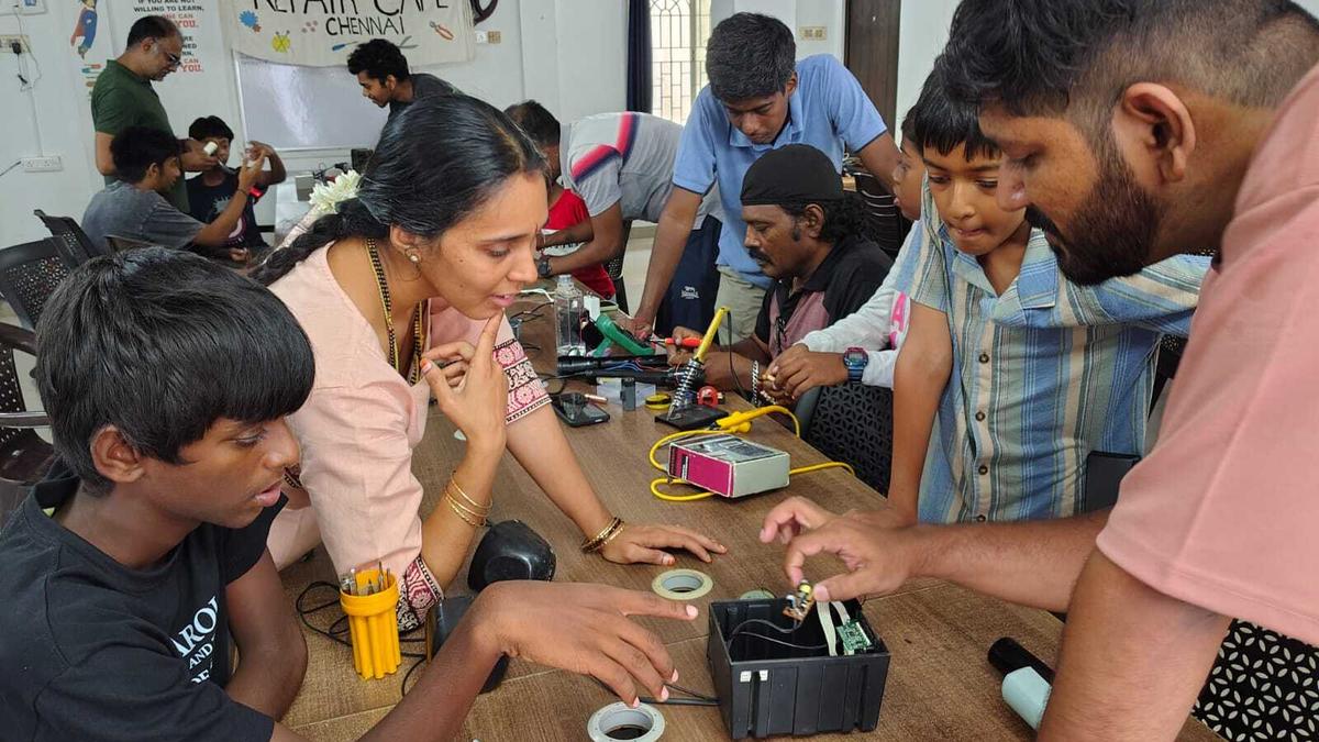 Chennai's Repair Movement Gives Old Clothes, Gadgets New Life