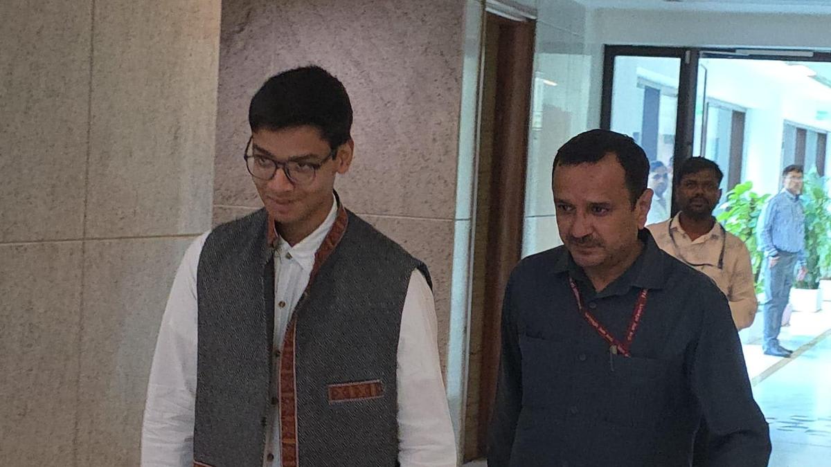 Teen Exposes Exam System Flaws to Parliament Panel
