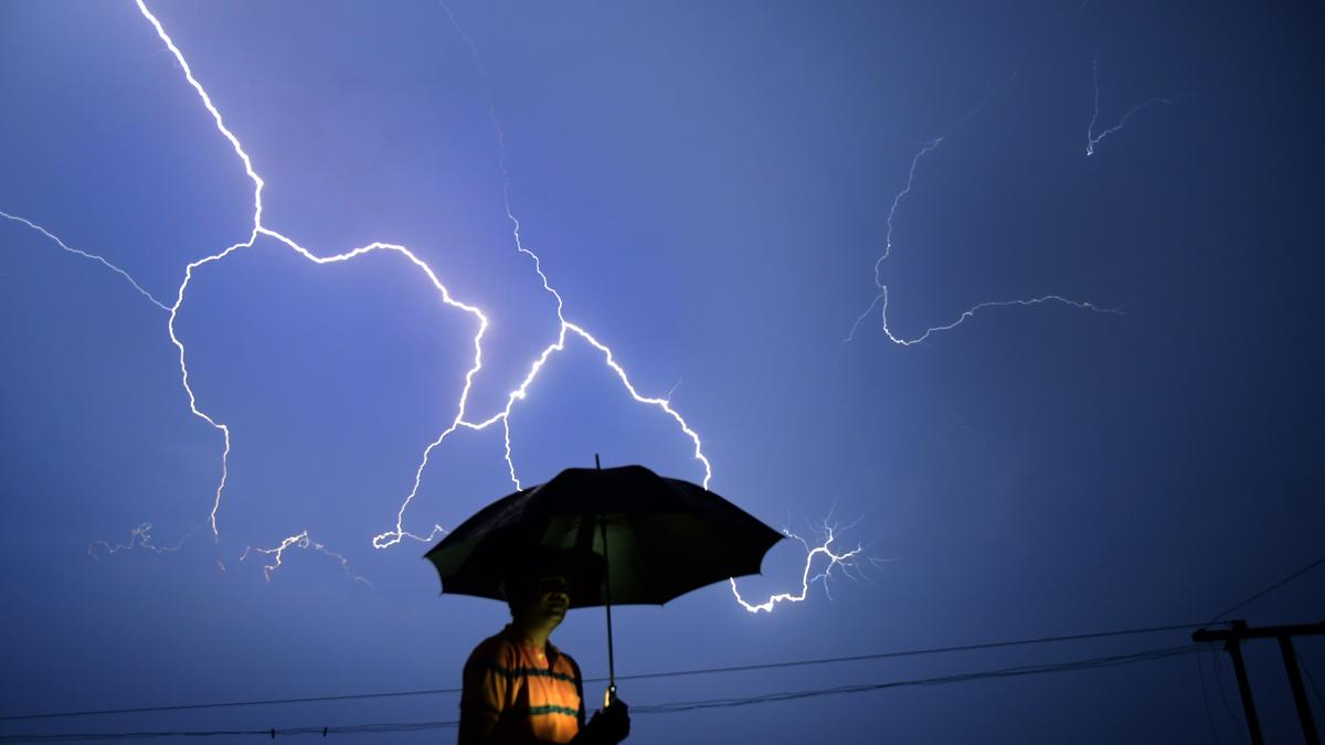 Scientists Solve Lightning's Zigzag Mystery After Decades
