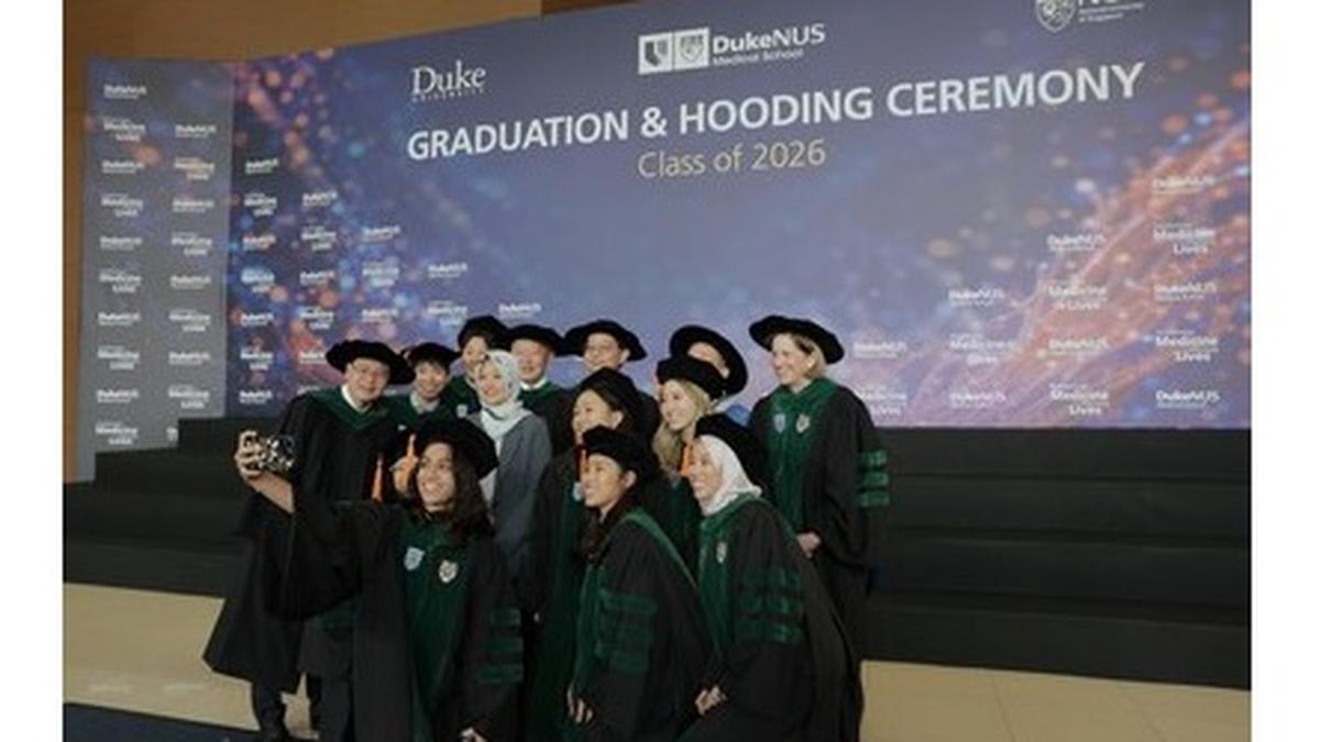 Singapore Med School Graduates 135 Doctors from All Fields