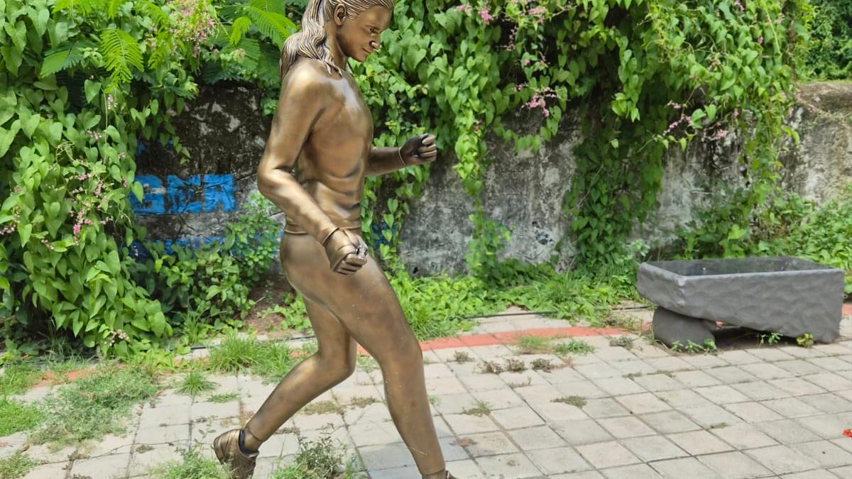 9-Year-Old Alerts Chennai After Golden Dog Statue Stolen