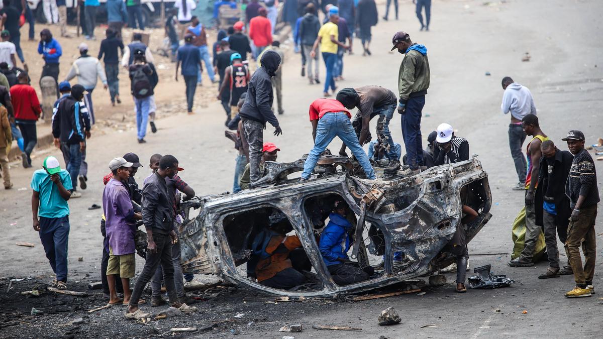 Kenya Ends Transport Strike After Fuel Price Cut Promise