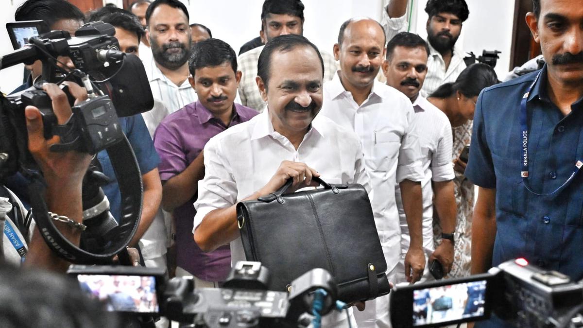 Kerala Budget: ₹600 Crore for Women's Free Bus Travel