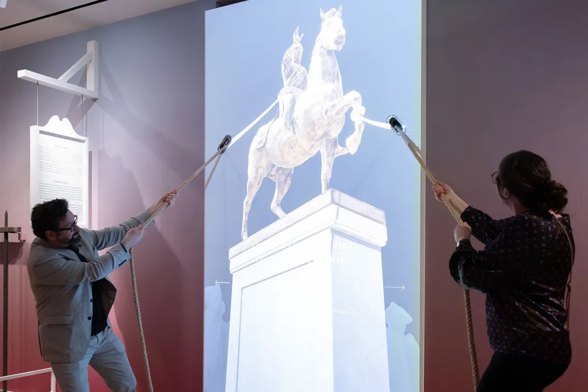 NYC Museum Lets You Topple King George III's Statue - Image 4