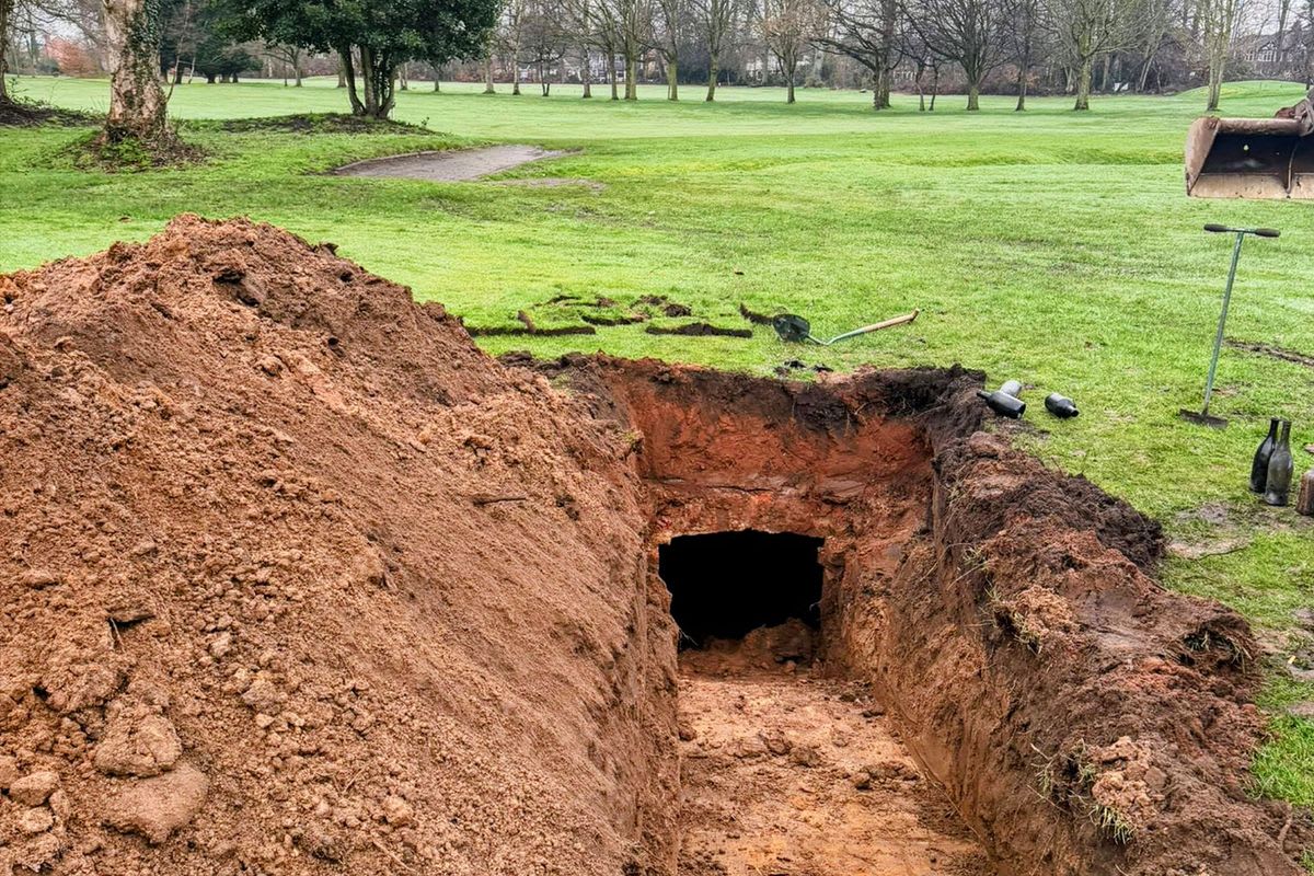 Golf Course Sinkhole Reveals 100-Year-Old Wine Cellar - Image 2