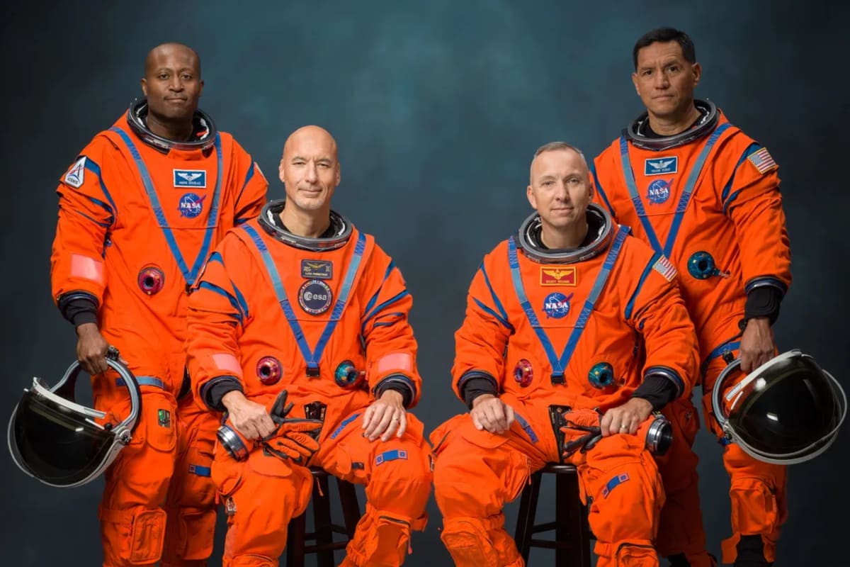 NASA Names 4 Astronauts for 2027 Artemis 3 Mission - Image 4