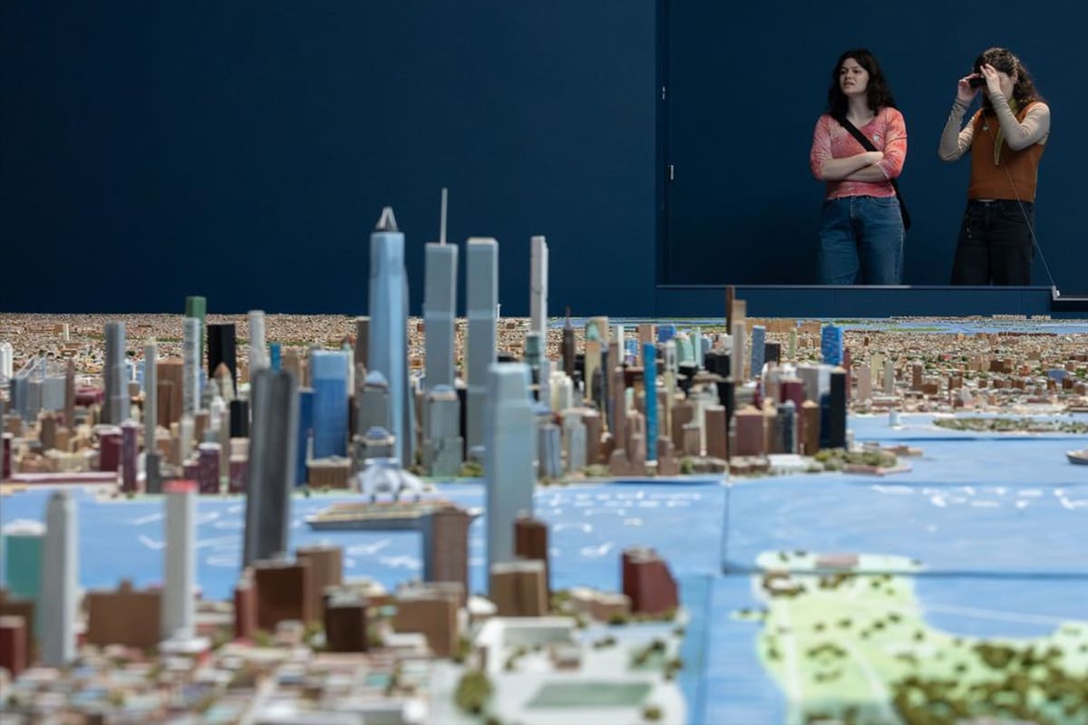 Truck Driver Builds 1,350 Square Foot Model of NYC - Image 3