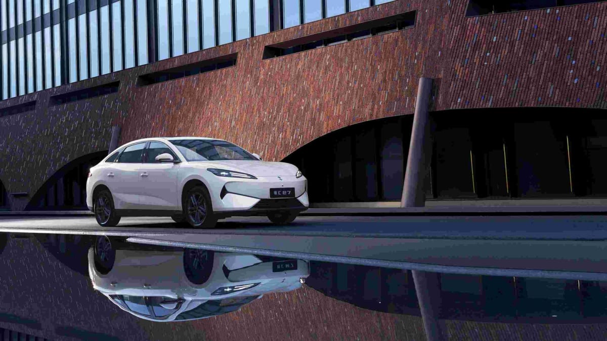 BYD's New $20K Electric Sedan Charges in Just 5 Minutes