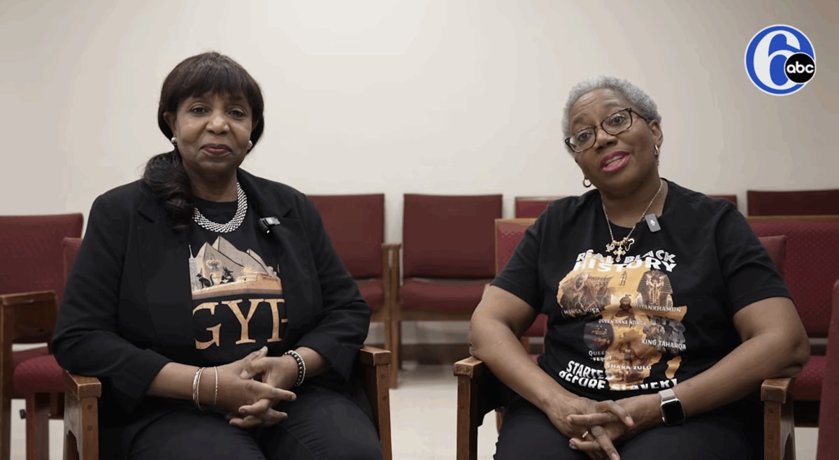 Educators Anita Lewis and Gwendolyn Ebron teaching their record-breaking 33-hour Black history lesson