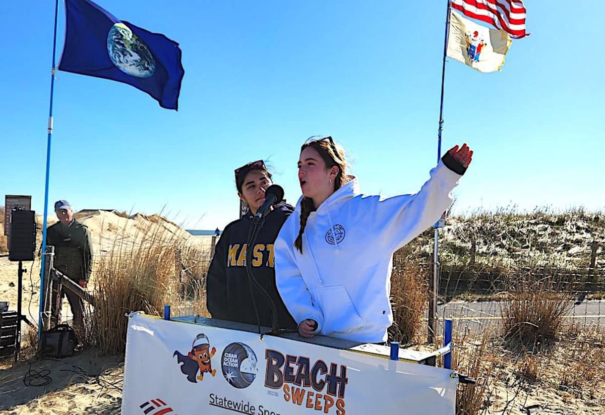 4,000 Volunteers Clean New Jersey Beaches in One Day