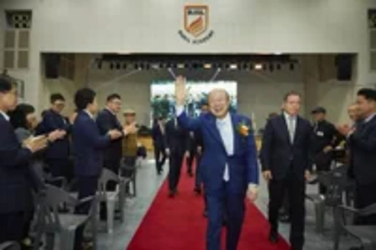 South Korean School Celebrates 50 Years of Free Education - Image 2