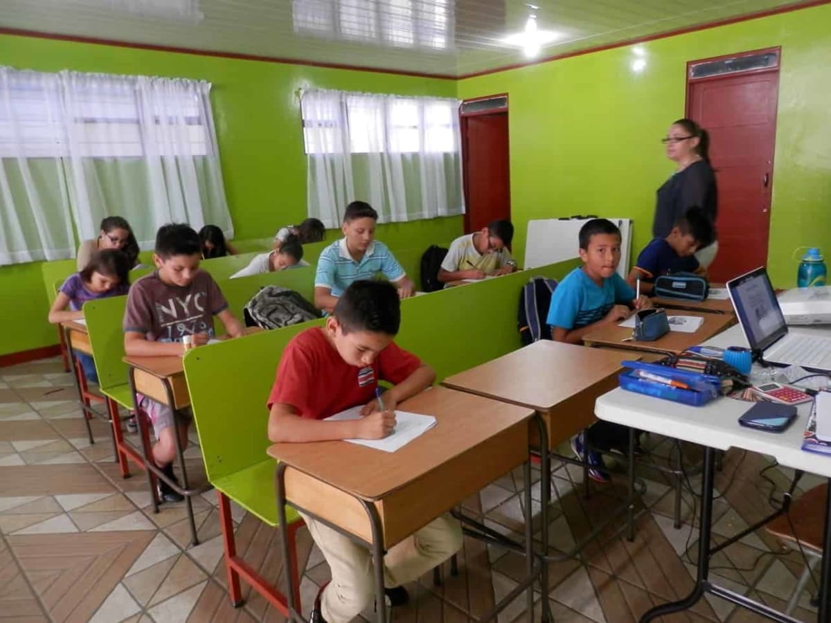Costa Rica Offers Free English Lessons to 2 Million People
