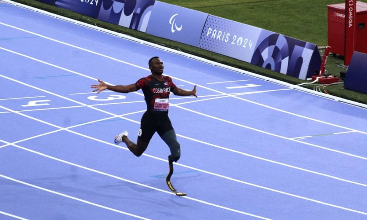Costa Rican Sprinter Ties 11-Year-Old World Record