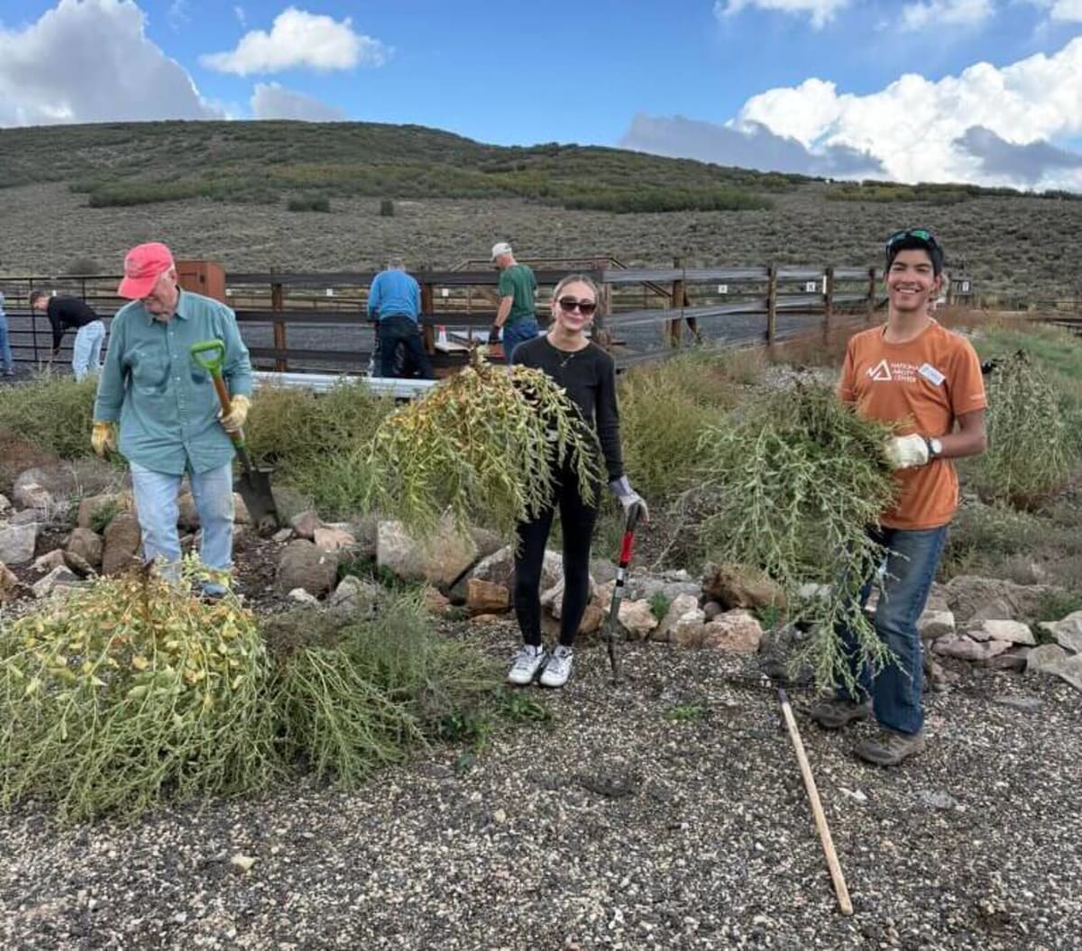 1,100 Volunteers Transform Park City on 9/11 Service Day - Image 2