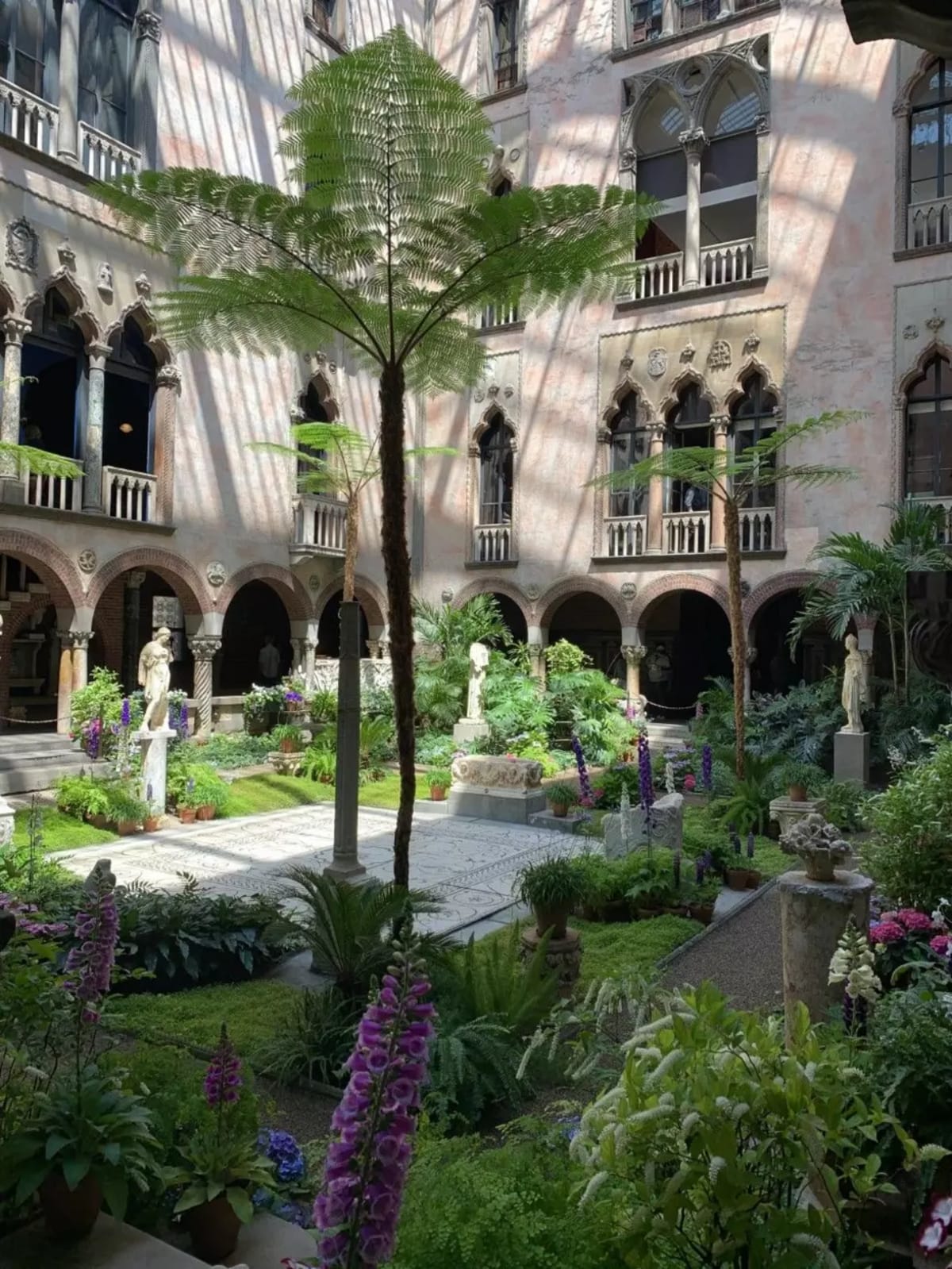 Cancer Survivor Runs Boston Marathon for Late Father - Image 2