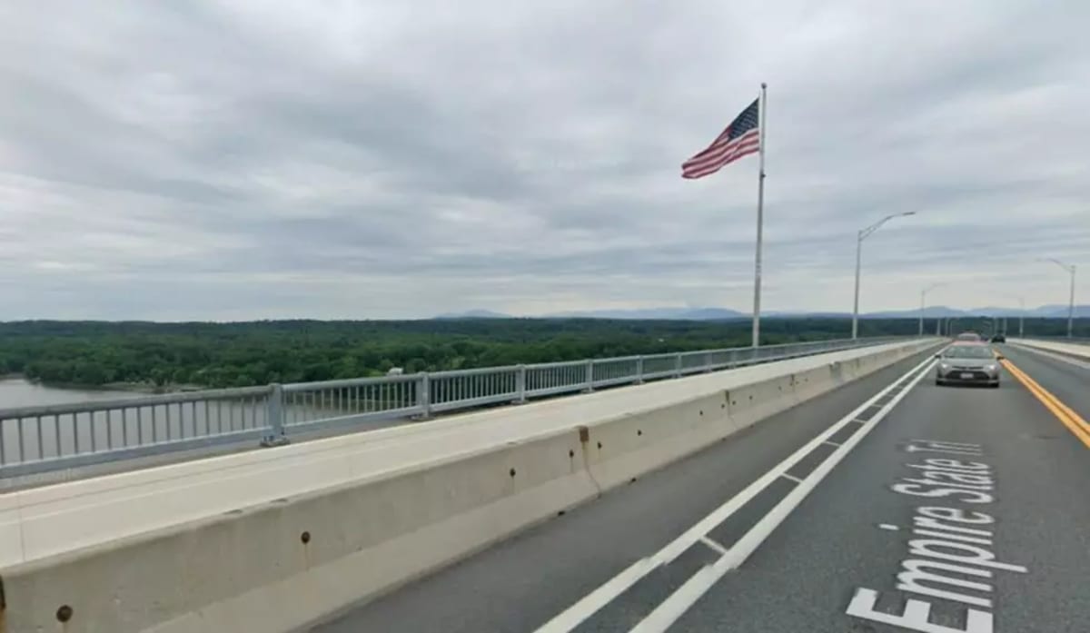 Officers and Community Save Man on Hudson Valley Bridge - Image 2