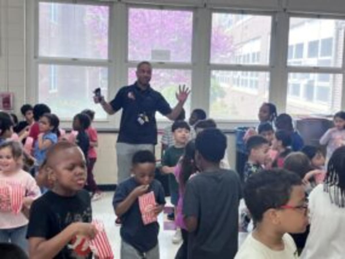 NJ School Throws Dance Party for Perfect Attendance - Image 2