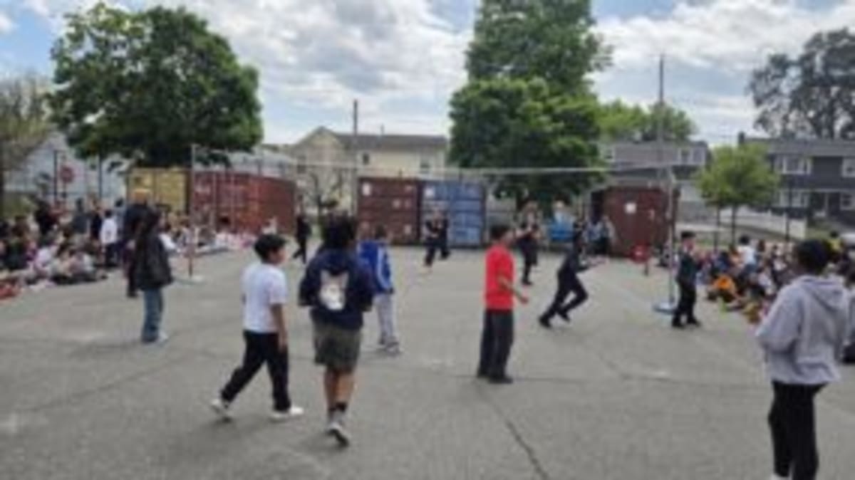 NJ School Throws Dance Party for Perfect Attendance - Image 4