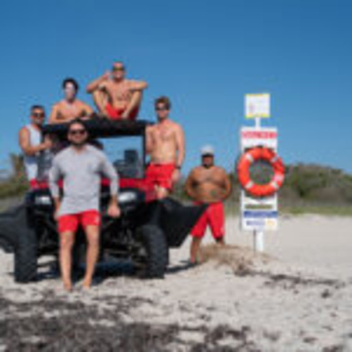 Life Rings Save Drowning Man at Florida Beach - Image 3