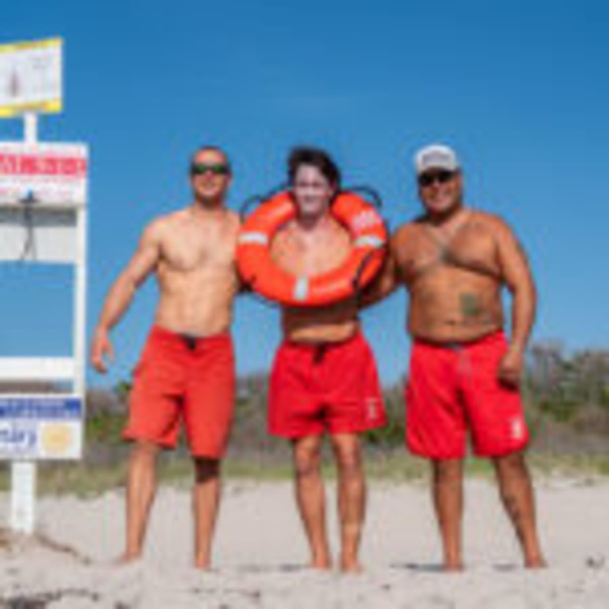Life Rings Save Drowning Man at Florida Beach - Image 4