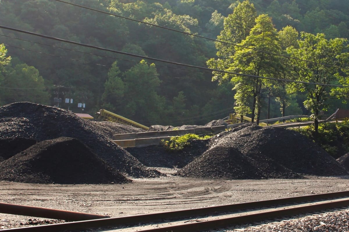 Virginia Keeps Strong Coal Ash Rules Despite Federal Rollback - Image 2