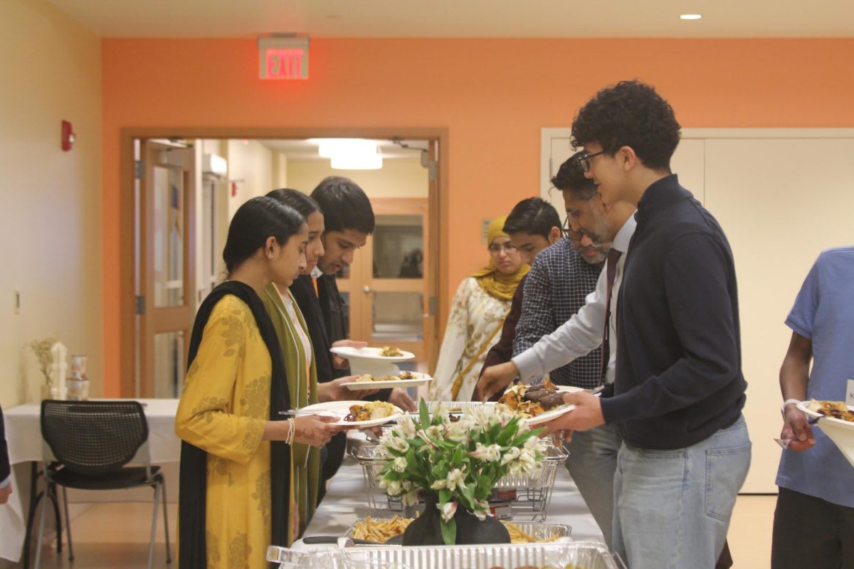 Holocaust Survivor Kati Preston Inspires Wayland High School - Image 4