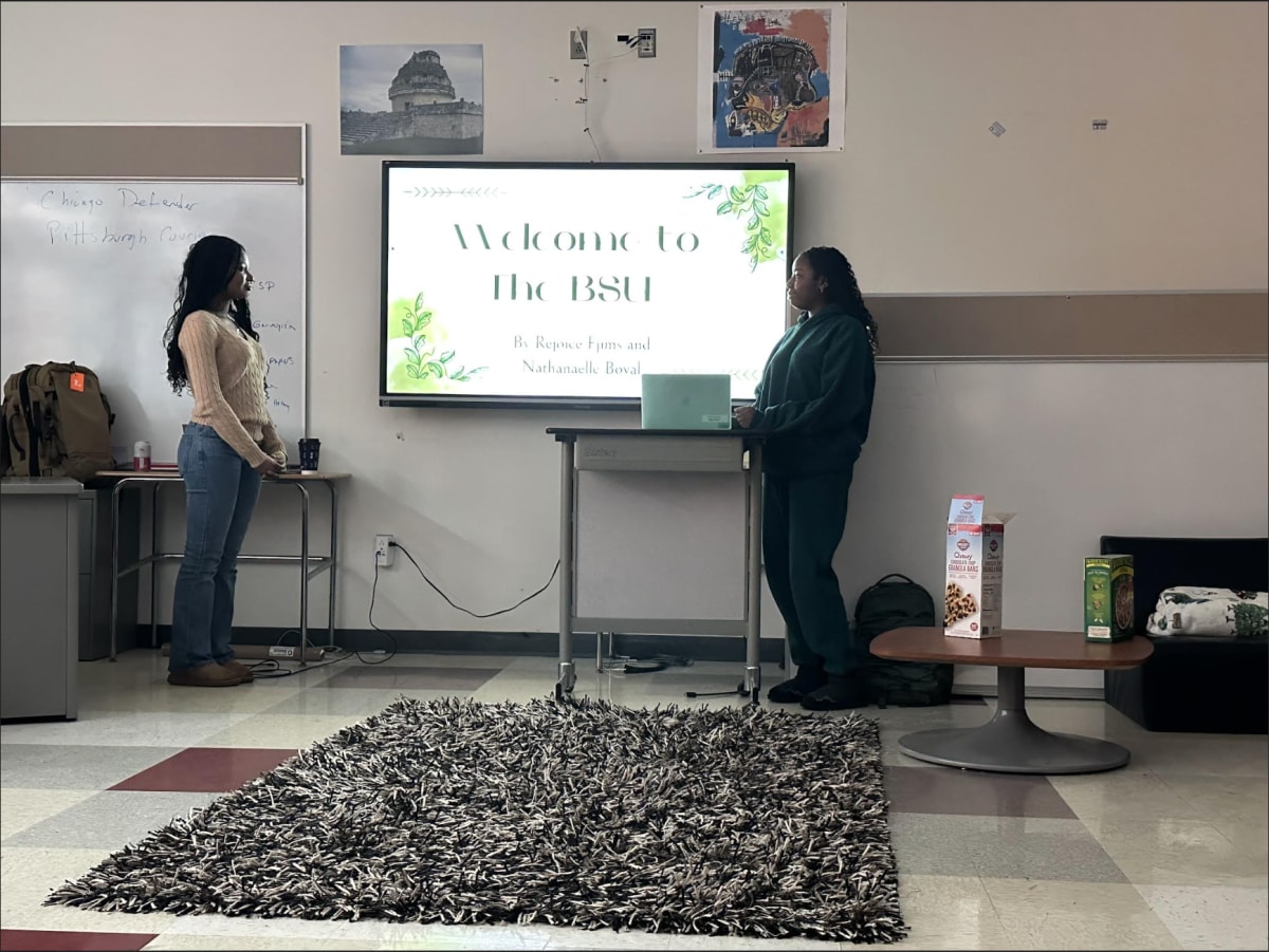 Holocaust Survivor Kati Preston Inspires Wayland High School - Image 5