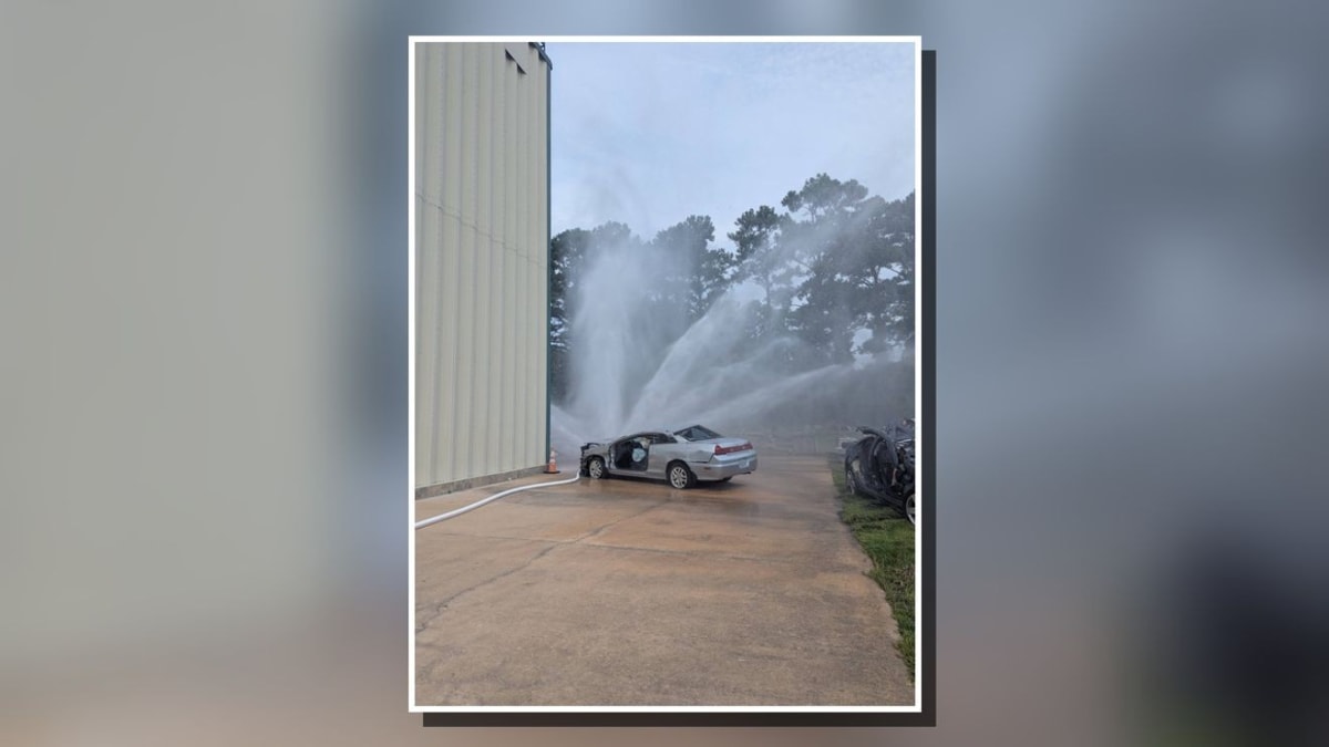 ** New Bern firefighters training with specialized electric vehicle fire suppression equipment
